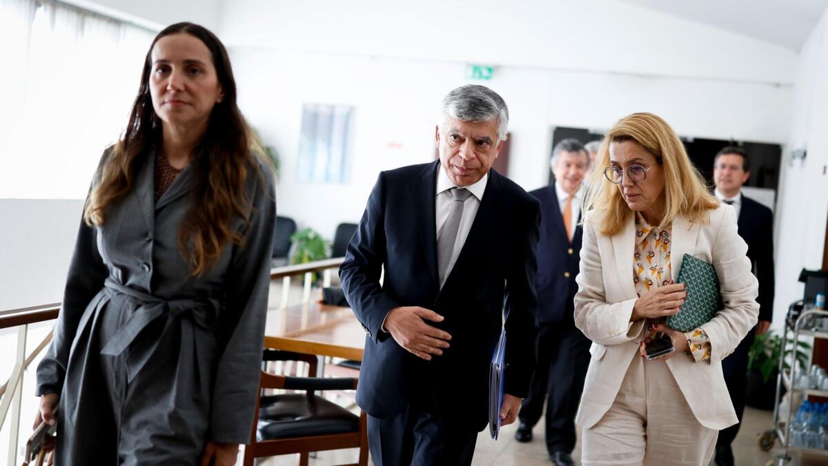 CIP faz cedências de última hora para aprovar reforma laboral - JN