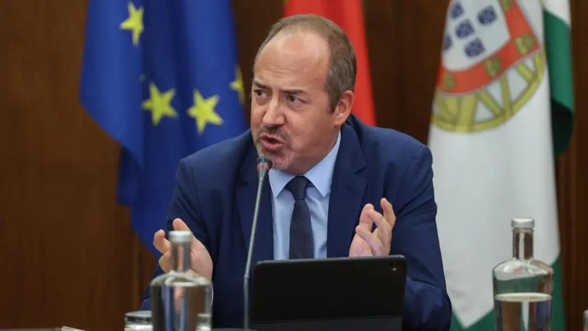 Álvaro Santos Pereira confirms having purchased shares after becoming Governor of the Bank of Portugal