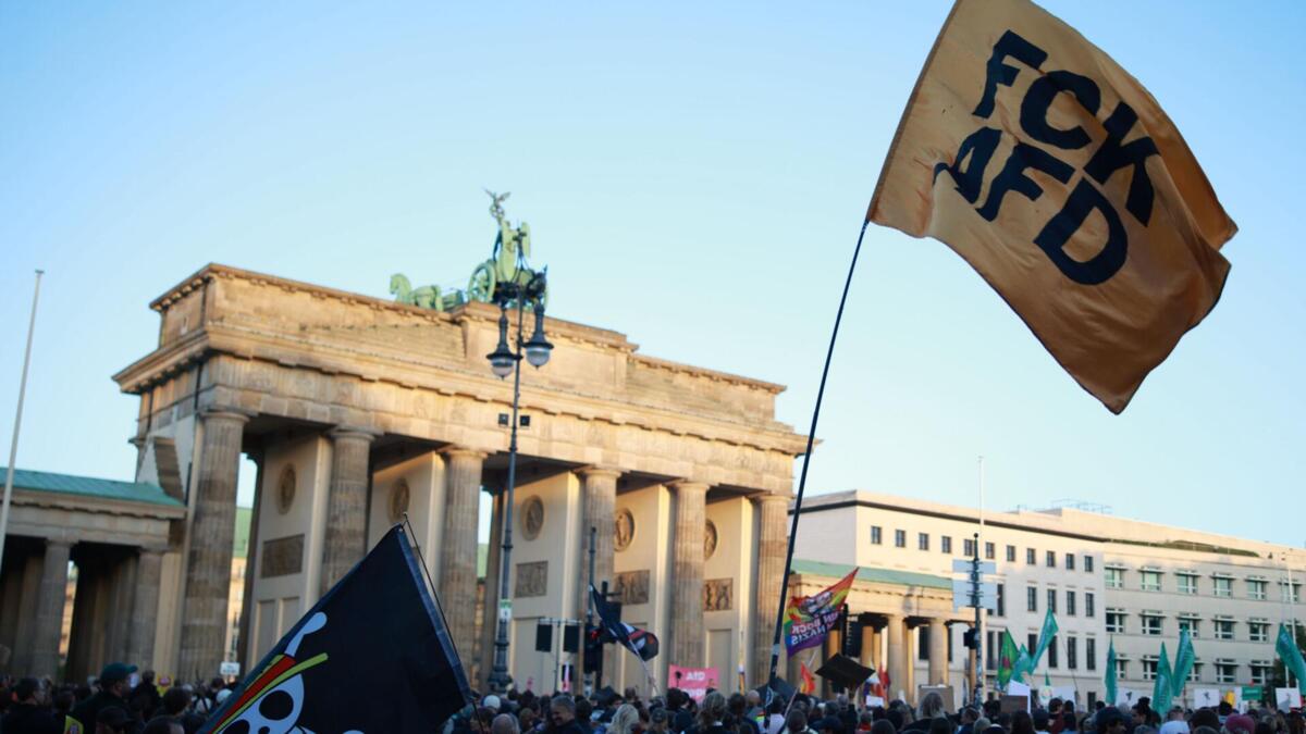 Milhares protestam em Berlim contra a AfD após vitória histórica na Saxónia-Anhalt