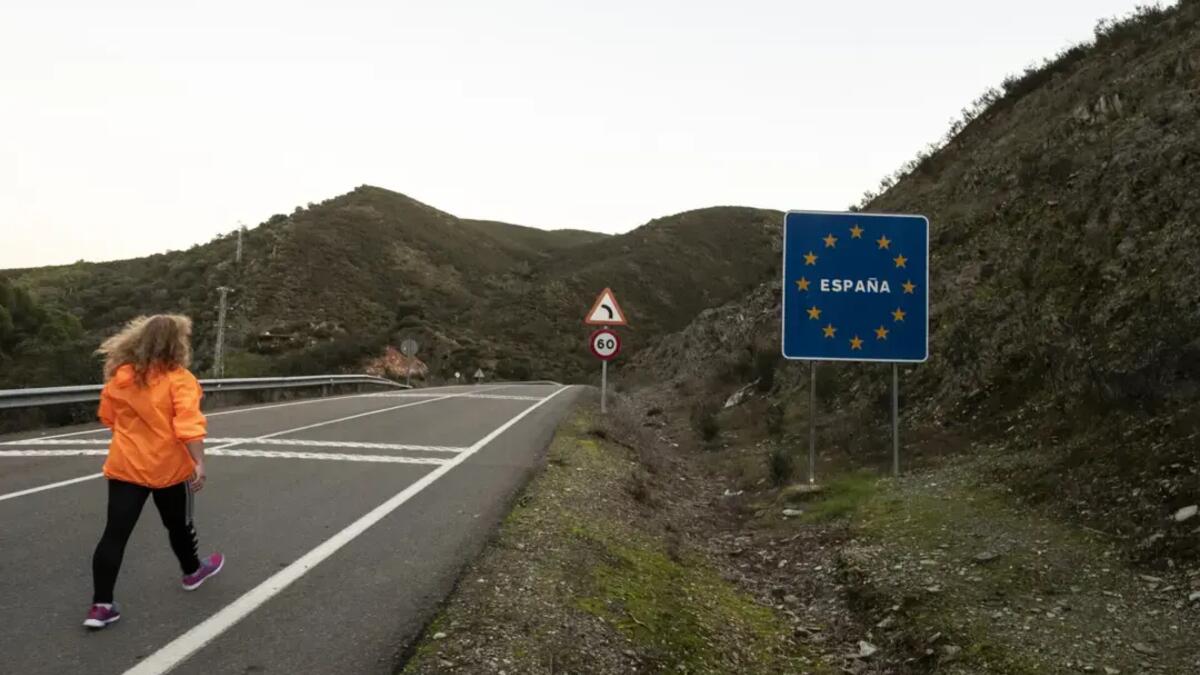 Immigrants based in Portugal seek work in Spain