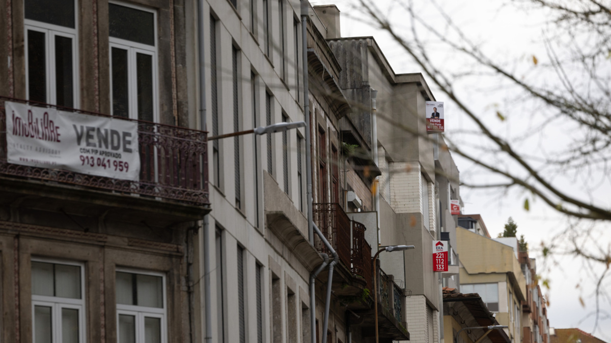 Featured image for article: Portugal Q2 Home Sales: Northern Region Leads in Volume, Lisbon and Algarve Command Highest Prices