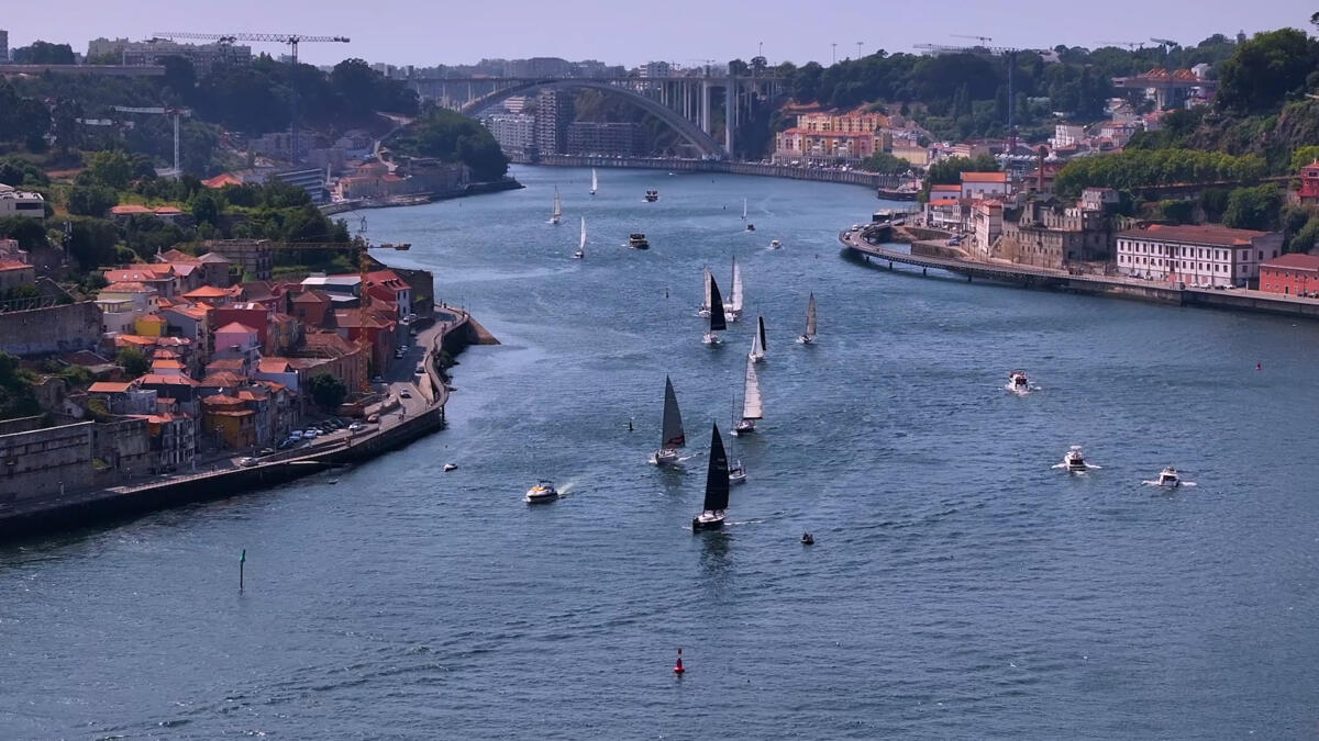 Strong northerly winds allow for a spectacular start to the Volta a Portugal Sailing Race