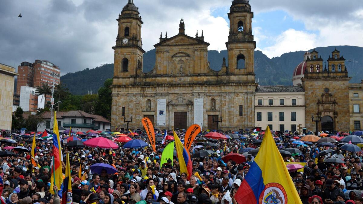 Milhares de pessoas em protesto na Colômbia contra novo presidente de extrema-direita