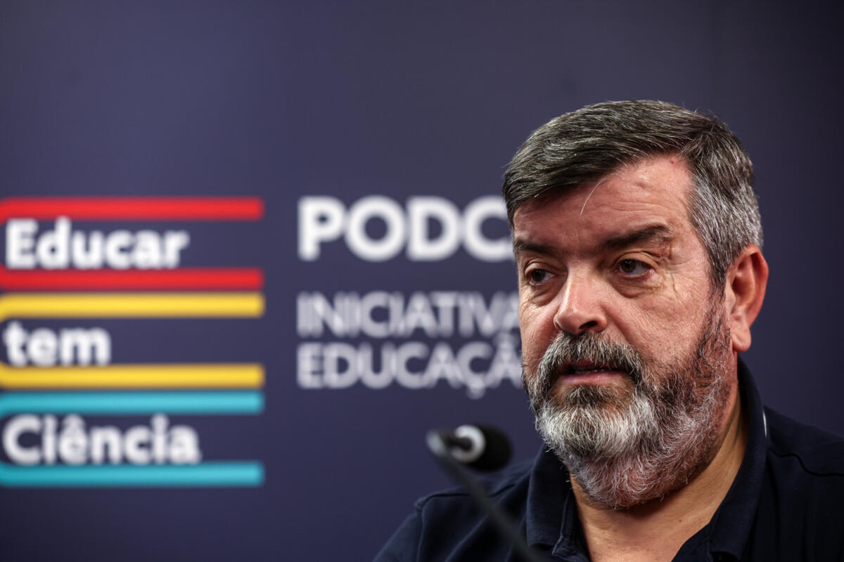 Lisboa,29/2025 - Entrevista da jornalista , Fátima Valente ao Professor Universitário João Marôco da Lusófona, para a rubrica "Educar Têm Ciência" no Estúdio Nº 1 da TSF, em Lisboa. (Mário Vasa) (Mário Vasa)