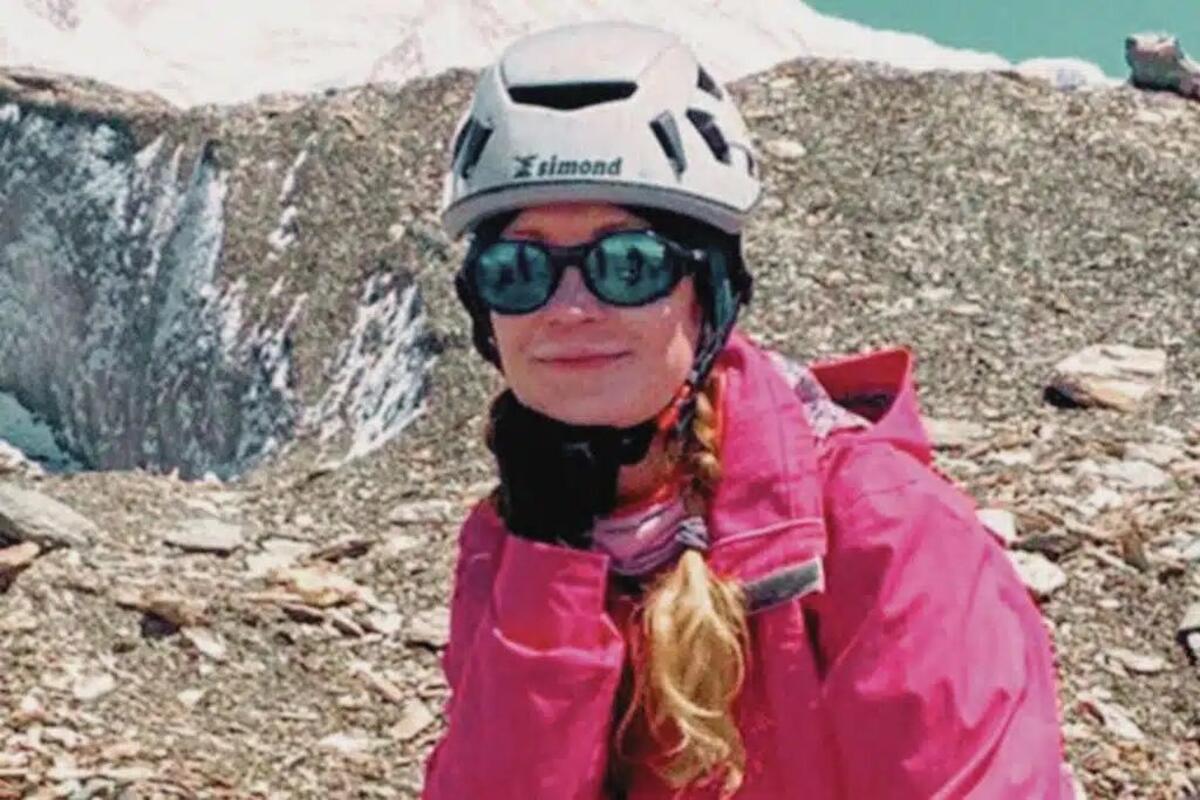 Resgate impossível. Alpinista russa deixada a morrer na montanha após partir a perna - JN