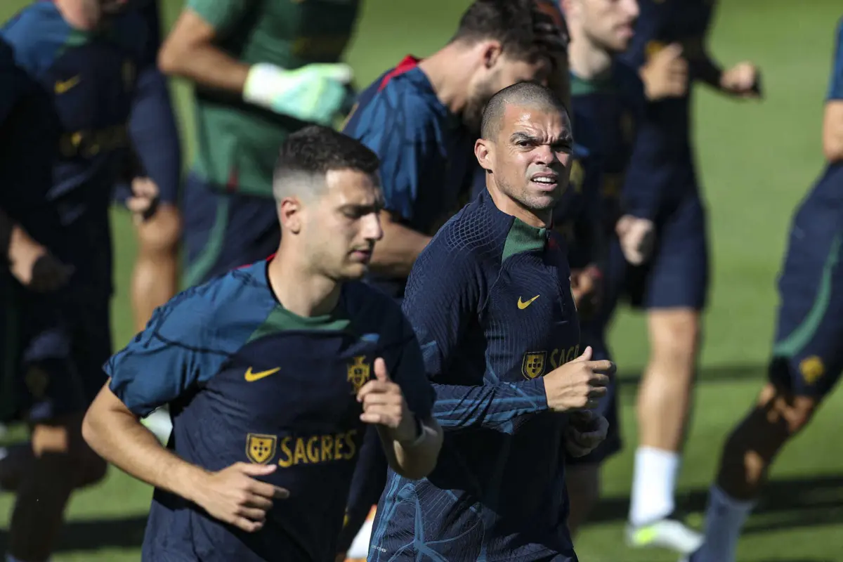 Pepe foi titular na Islândia