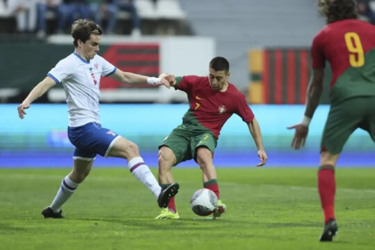 Vasco Sousa foi alvo de uma entrada brutal de um jogador das Ilhas Faroé