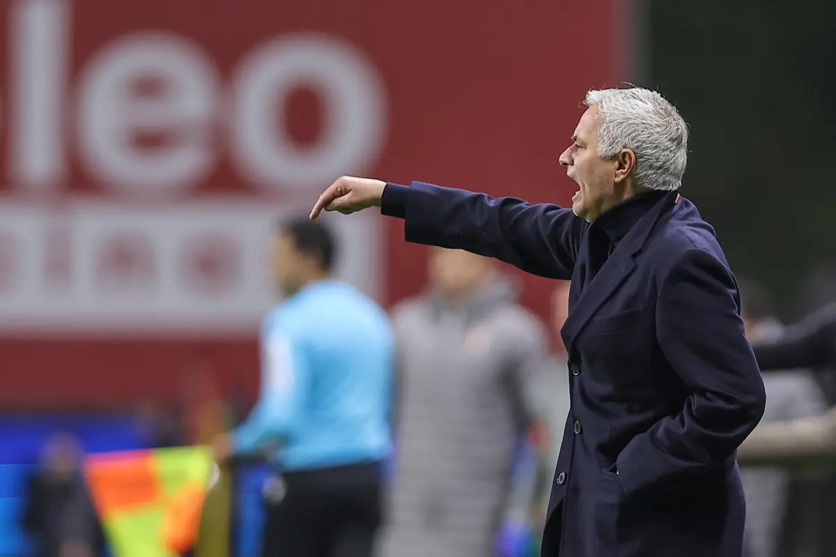 José Mourinho, treinador do Benfica