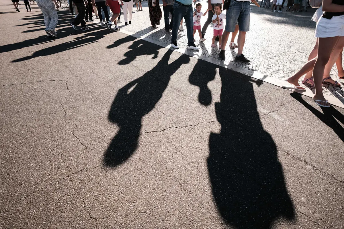 Dificuldade em agendar através do site da VFS gerou uma nova forma de subsistência em Luanda