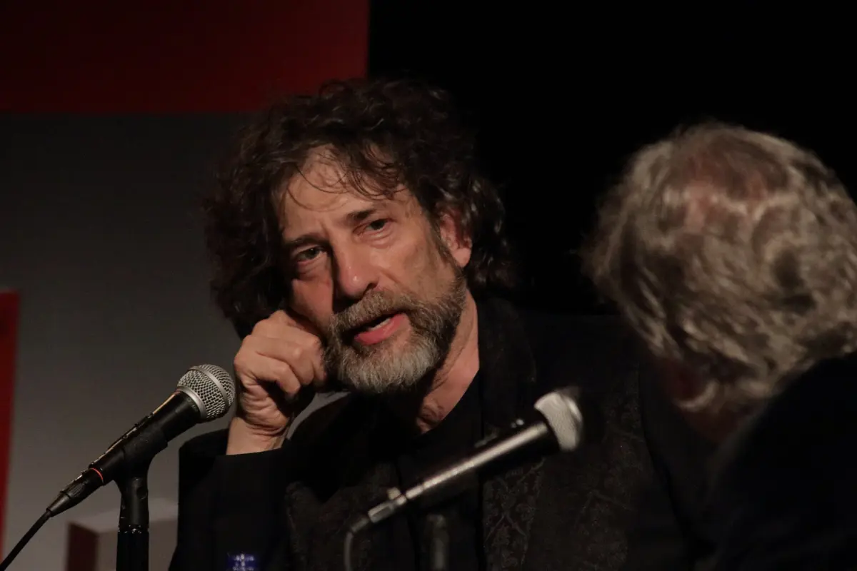 Imagem de contexto do artigo Nove mulheres acusam Neil Gaiman de abusos sexuais. Autor nega