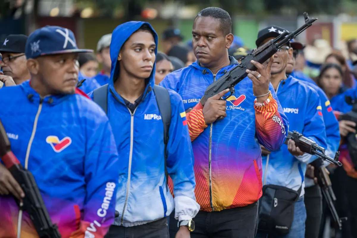 Maduro reativou milícias civis a poucos dias da tomada de posse do presidente eleito a 28 de julho