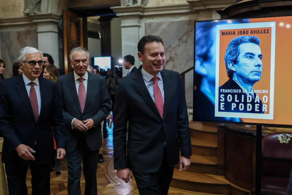 Imagem de contexto do artigo Livro sobre Sá Carneiro junta Montenegro, Cavaco, Passos, Mendes e e Cotrim no Parlamento