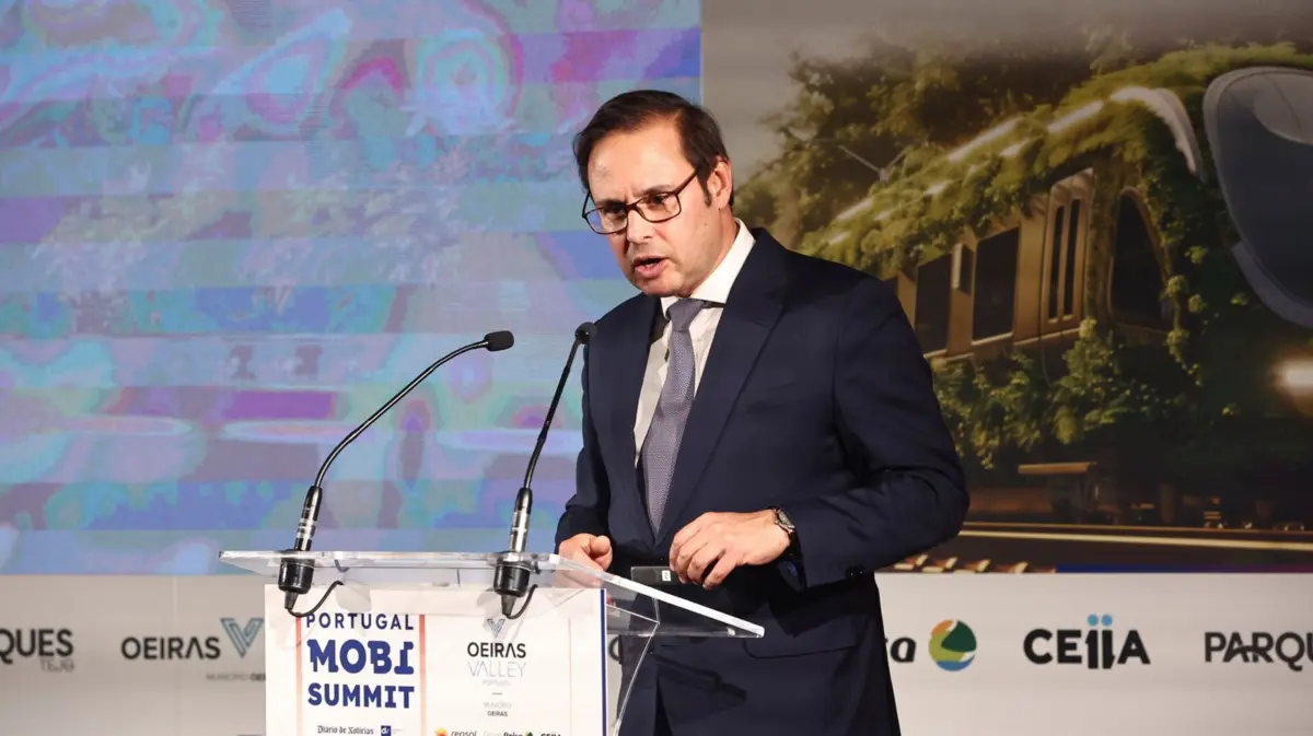 "Novo aeroporto é fundamental para reequilibrar as duas margens do Tejo", considerou o secretário de Estado das Infraestruturas, Hugo Espirito Santo, numa intervenção que abriu a parte da tarde dos trabalhos