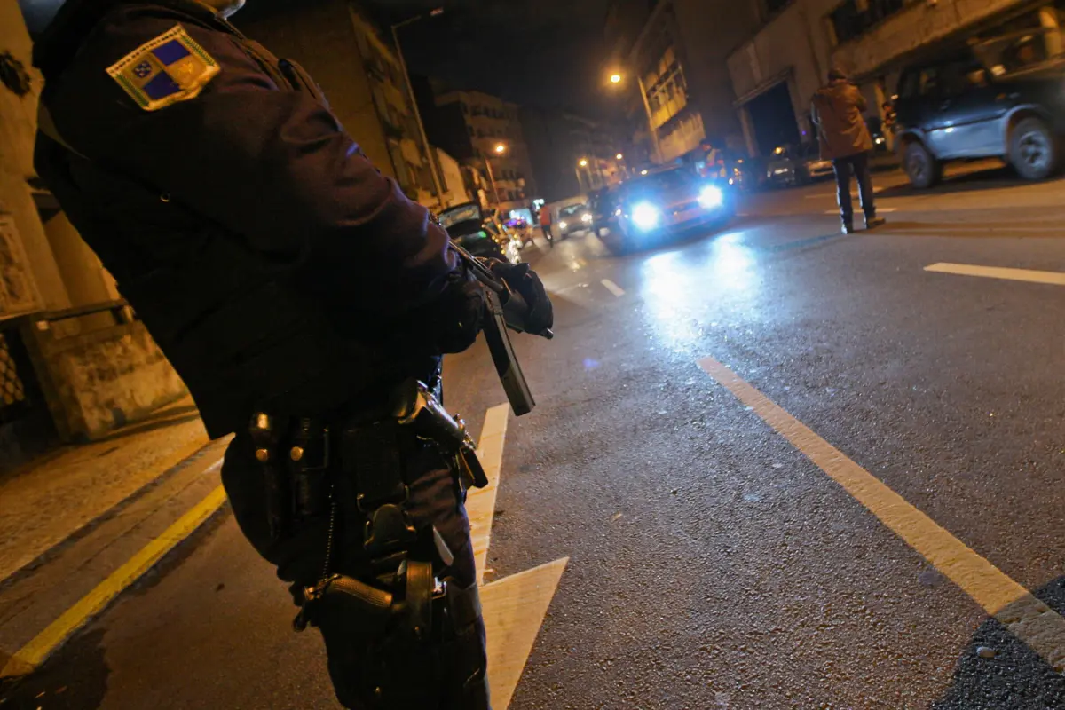 O Ministério Público (MP) deduziu acusação contra três jovens por roubos