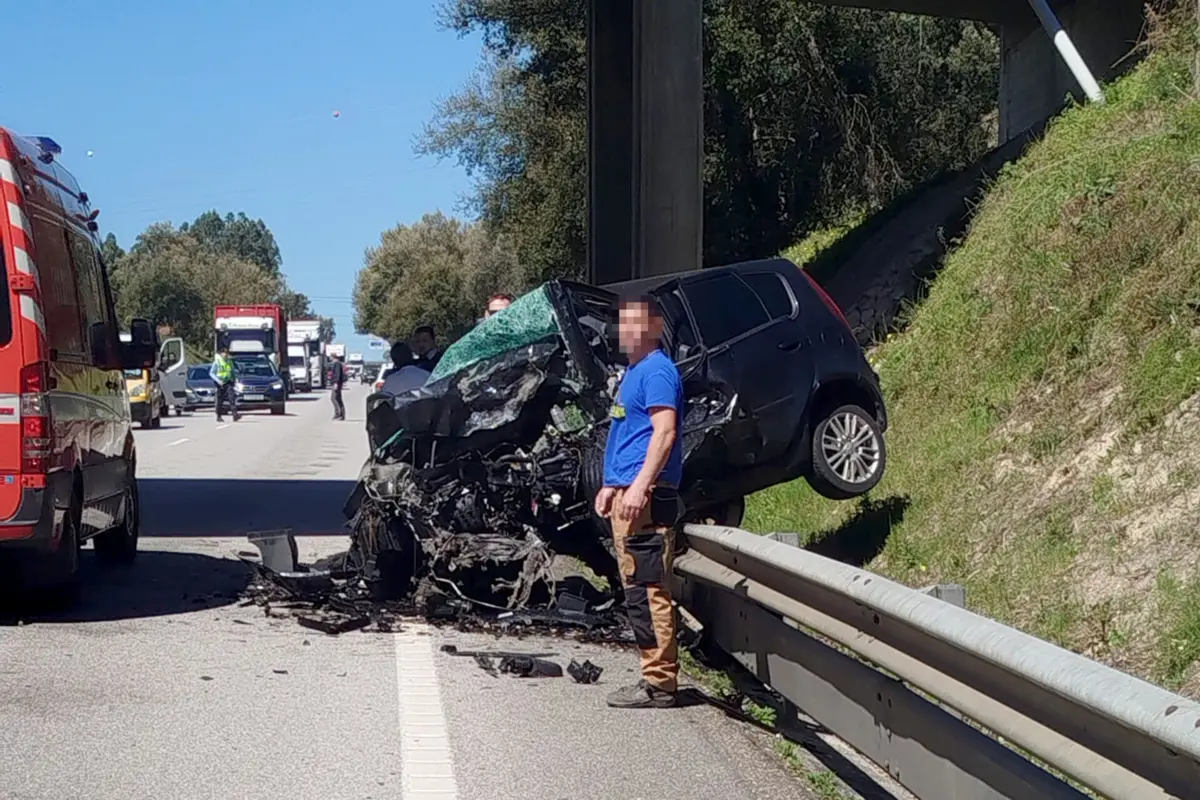 Uma mulher morreu e duas ficaram gravemente feridas