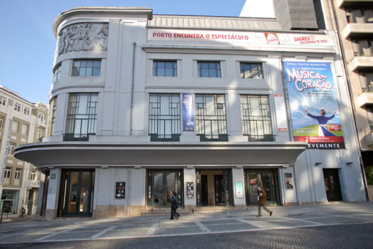 os trabalhadores do Rivoli, Batalha, Galeria Municipal, Campo Alegre e outros equipamentos fazem exigências à Ágora - Cultura e Desporto