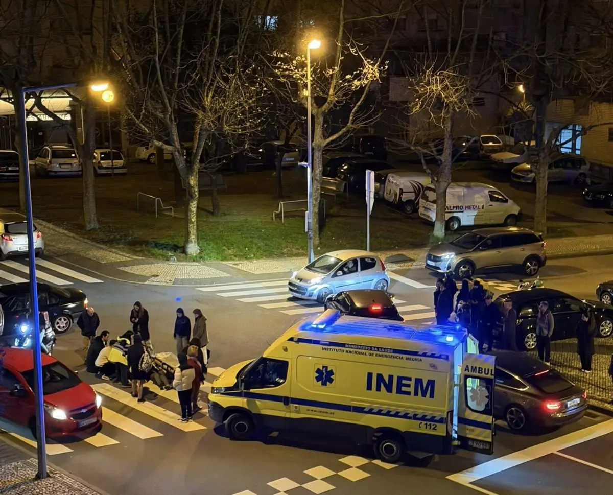 A mulher foi socorrida pelo INEM