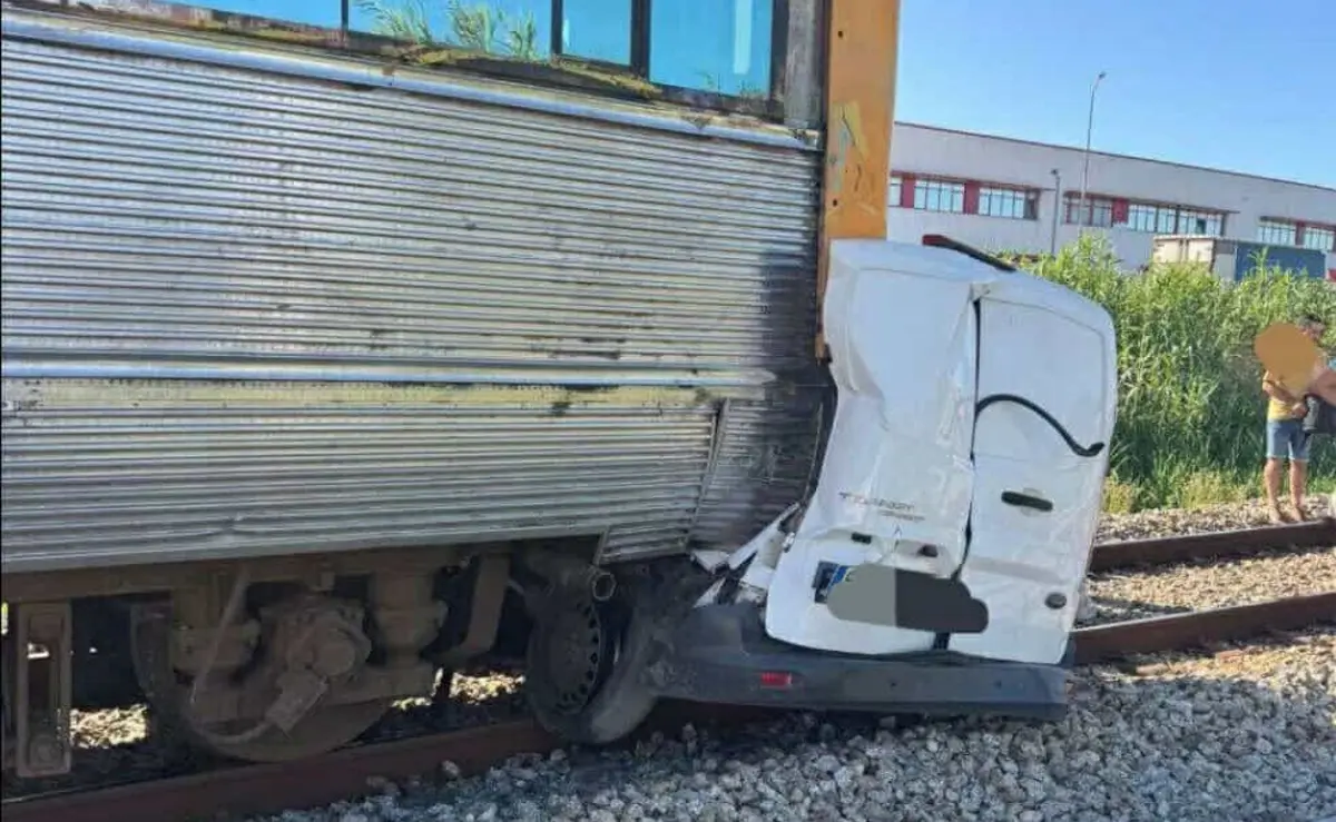 A vítima mortal é o condutor e único ocupante do veículo