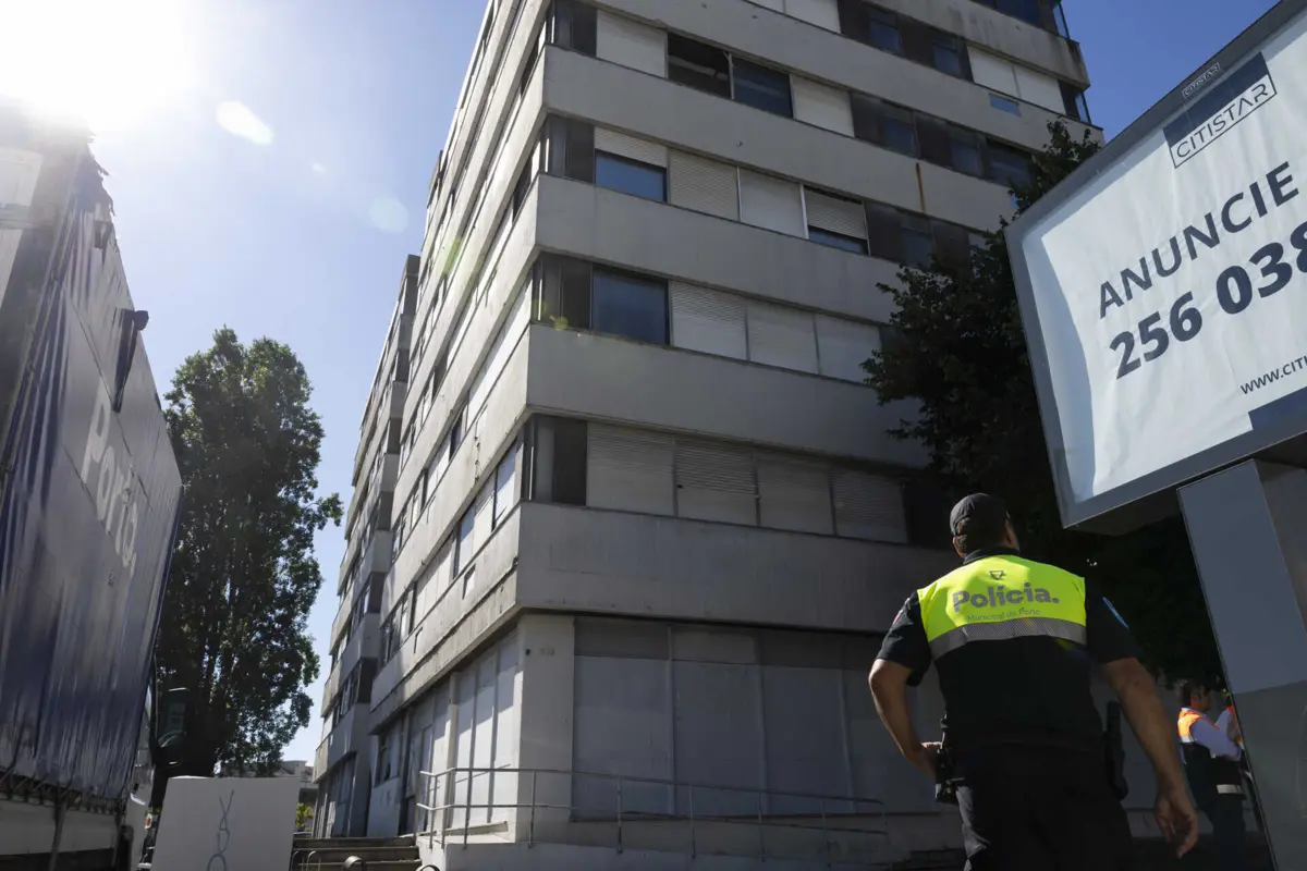 Imagem de contexto do artigo IHRU sem conhecimento prévio de que Câmara do Porto ia vedar prédio na Avenida de França