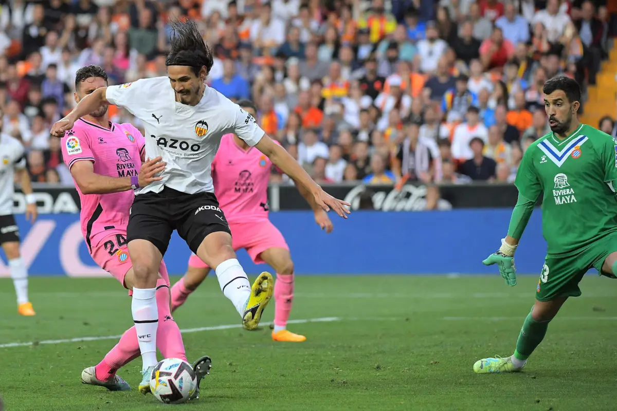 Imagem de contexto do artigo Cavani perto de assinar pelo Boca Juniors