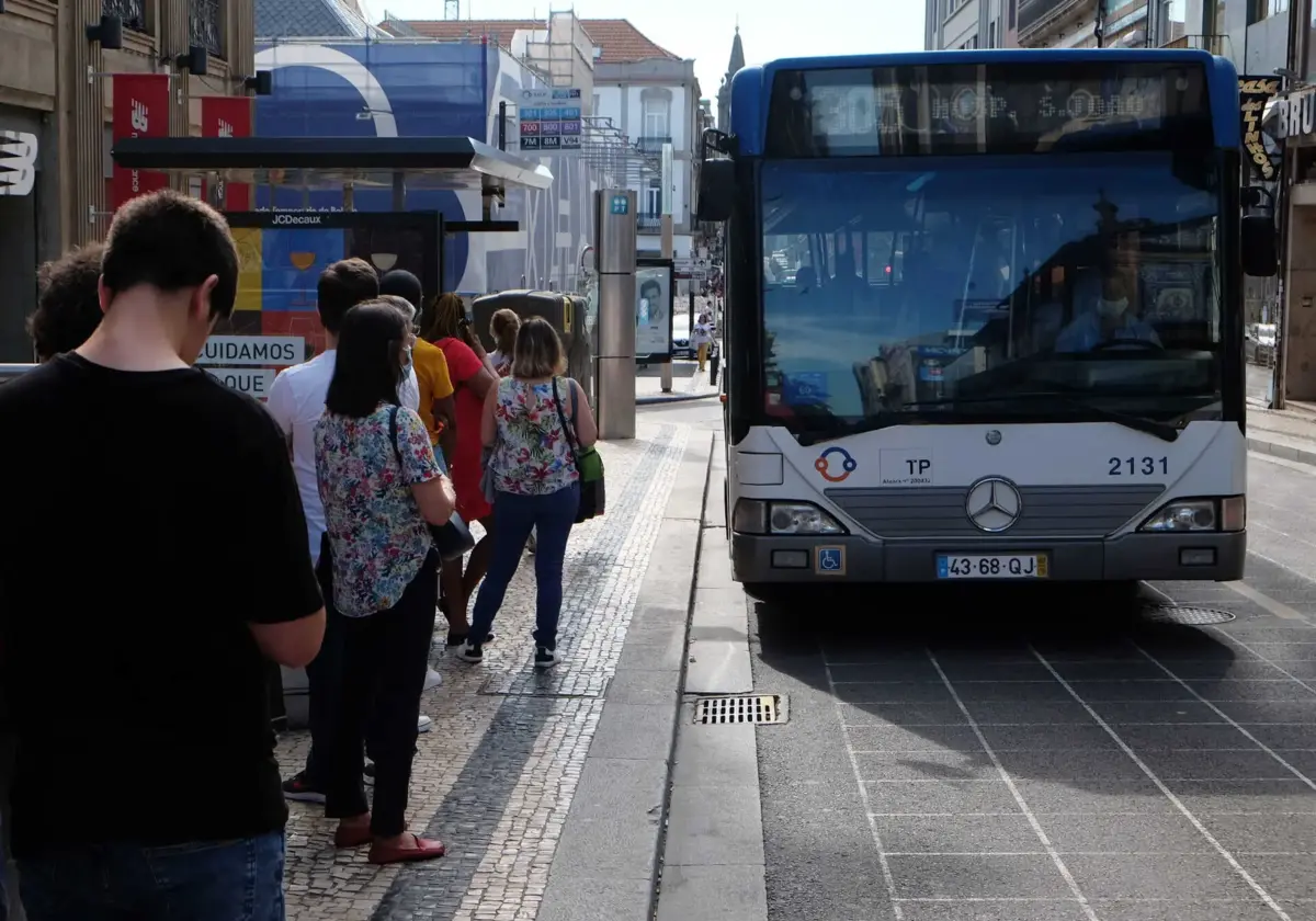 Seis linhas da STCP voltam ao percurso normal após obras do metro