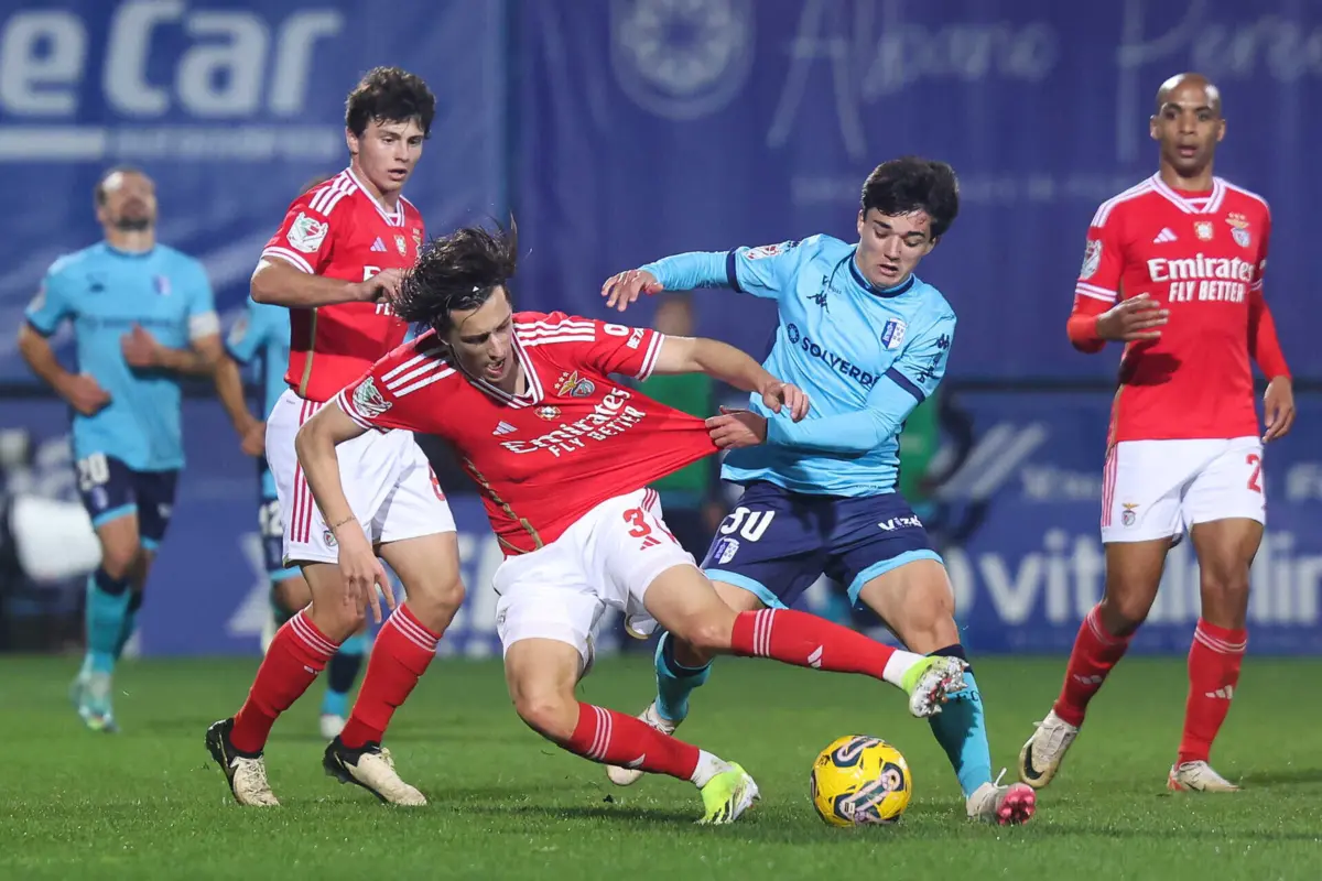 Álvaro Carreras estreou-se a titular na formação encarnada e deixou boas indicações