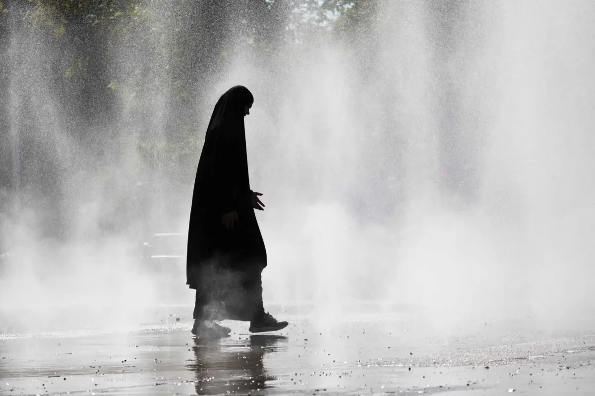 A oposição à lei cresceu com os protestos em massa sob o lema “Mulheres, Vida, Liberdade"