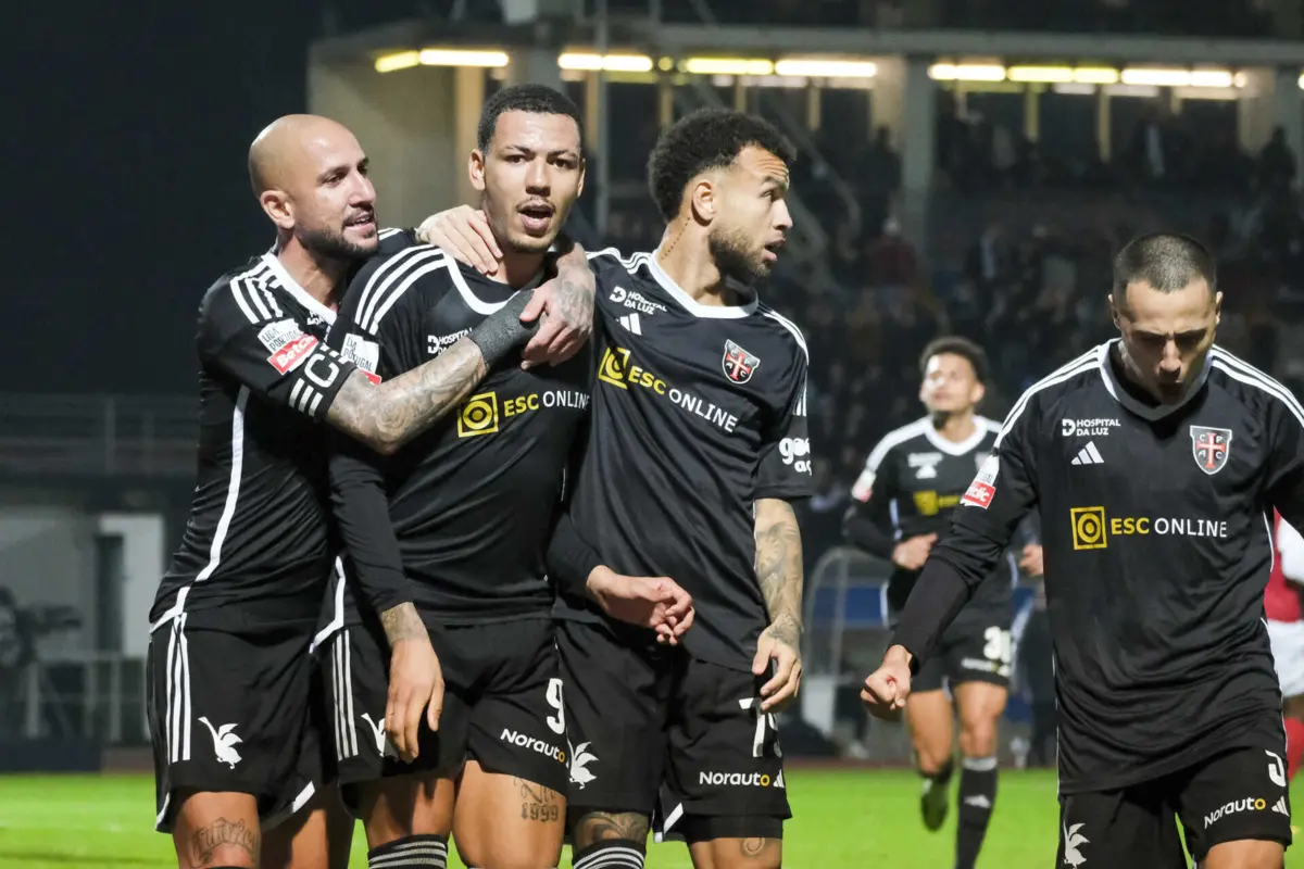 Casapianos encerram a época a vencer