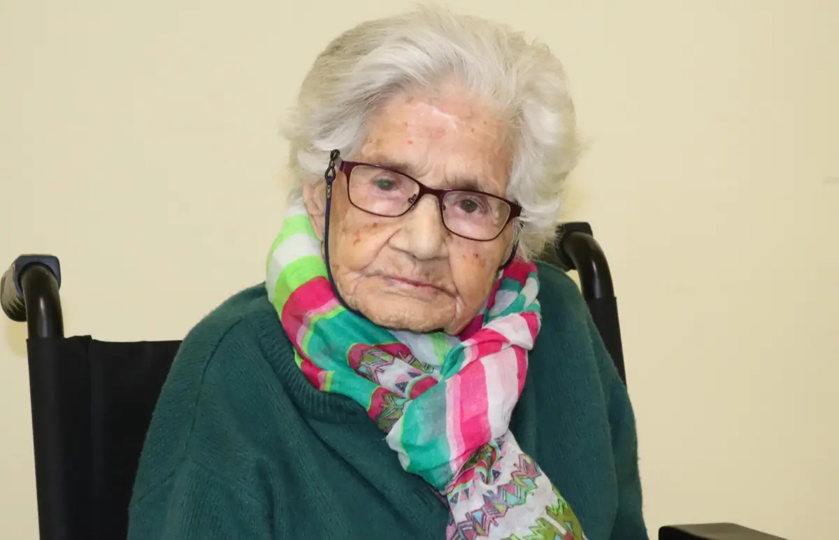 Umbelina Costa festeja 105 anos mas não revela segredo da lucidez