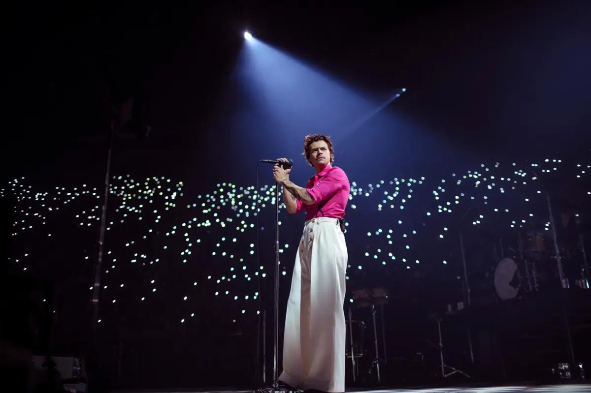 No novo álbum do músico britânico Harry Styles, "Kiss All The Time, Disco, Occasionally", sai a 6 de março