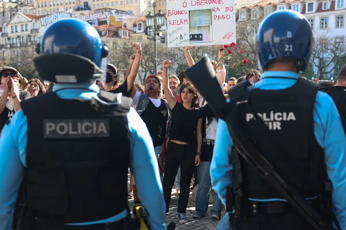 A investigação da PSP prossegue com a análise de várias imagens recolhidas durante os confrontos