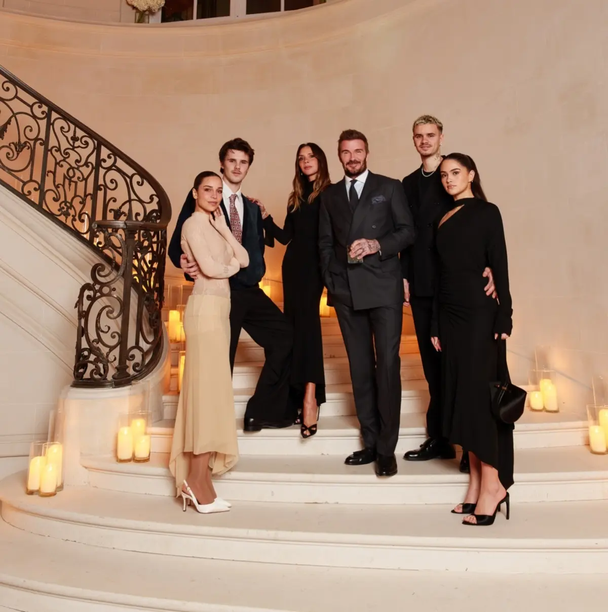 Num dia especial, o clã Beckham reuniu-se em Paris, com ausência de Brooklyn notada