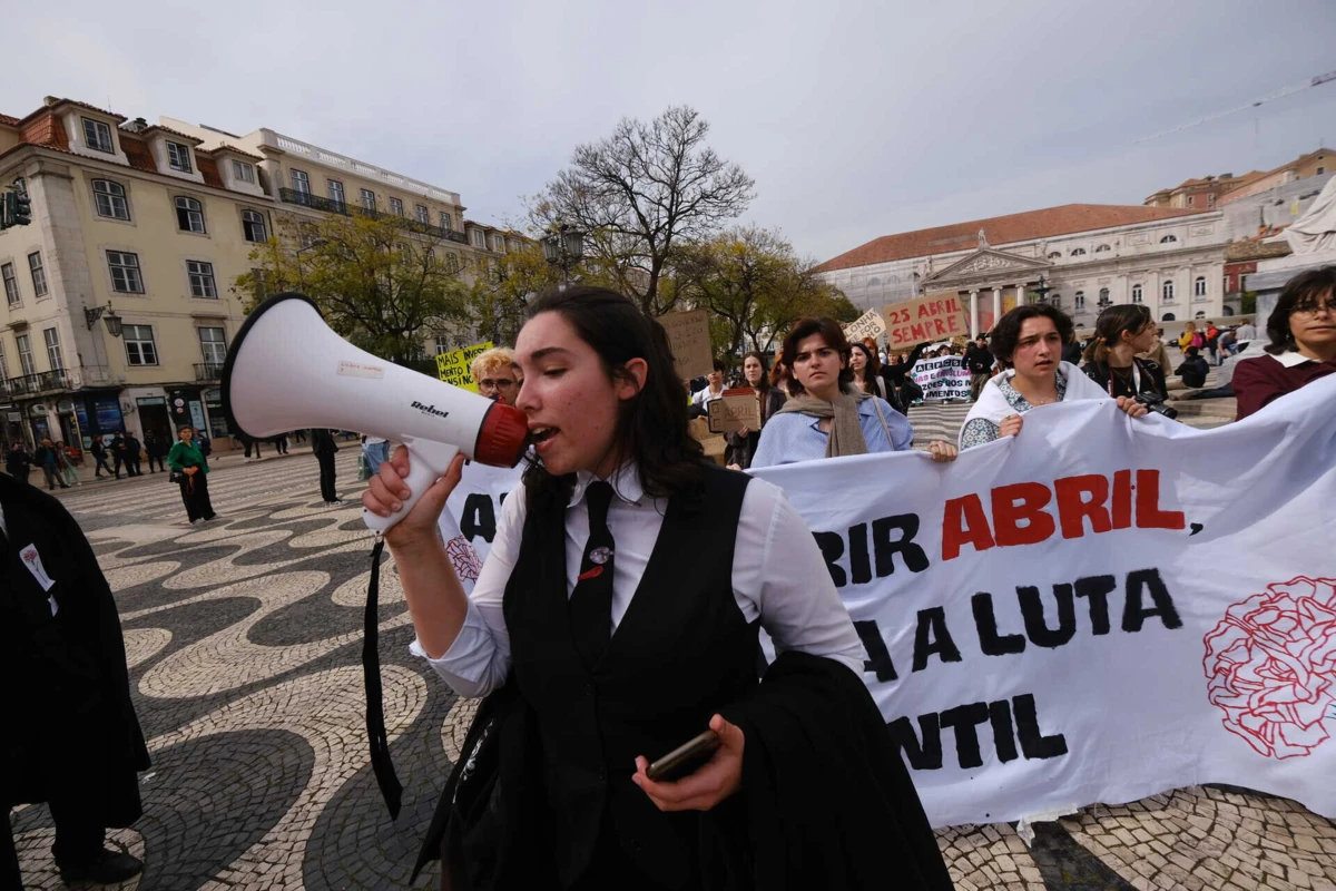 Esta é a primeira manifestação nacional de estudantes desde as legislativas antecipadas