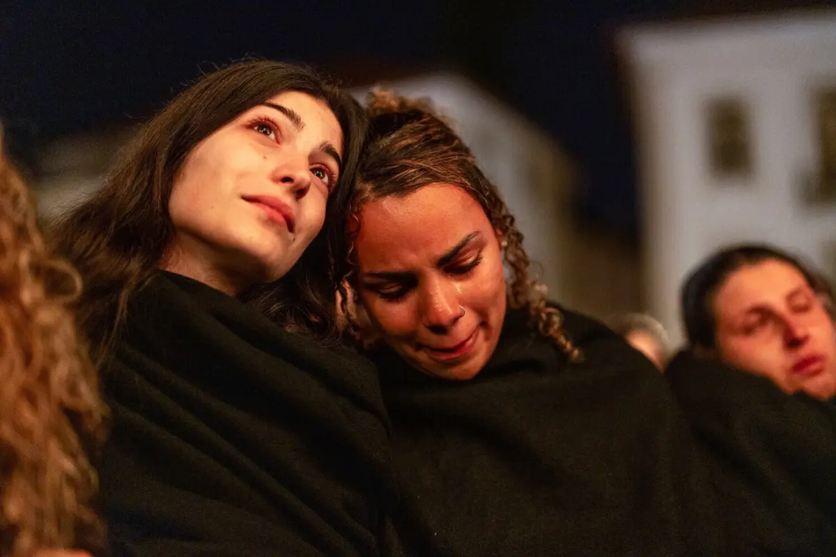 A Sé ficou coberta de negro para ouvir cantar o fado de Coimbra