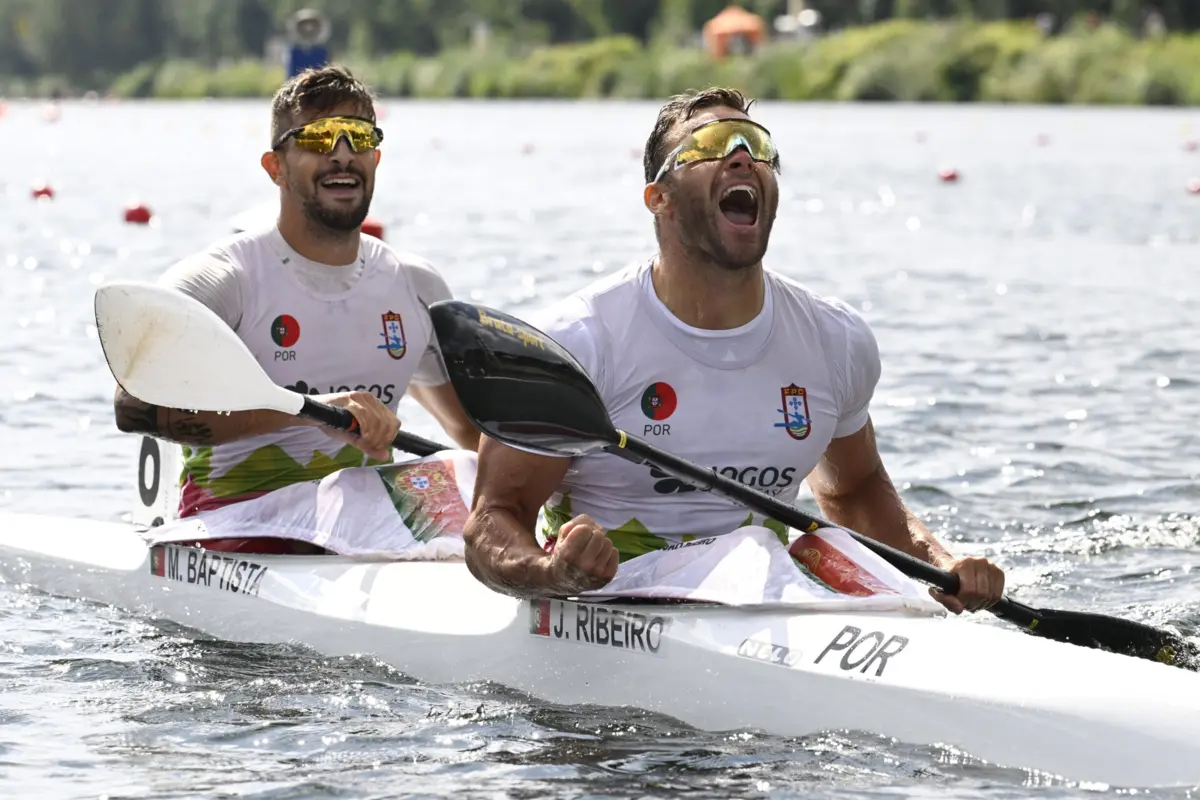 João Ribeiro e Messias Baptista sagraram-se campeões do mundo em K2 500 metros
