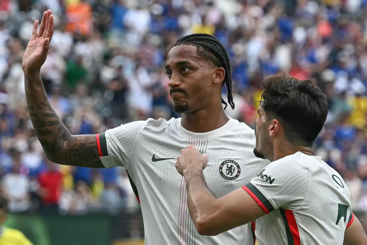 João Pedro marcou à ex-equipa e pediu desculpa aos adeptos do Fluminense