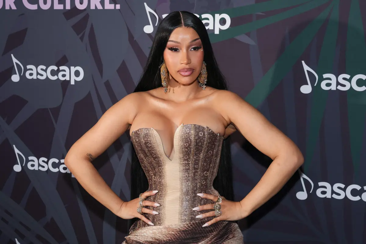 Fã quer responsabilizar Cardi B por alegados danos físicos e psicológicos