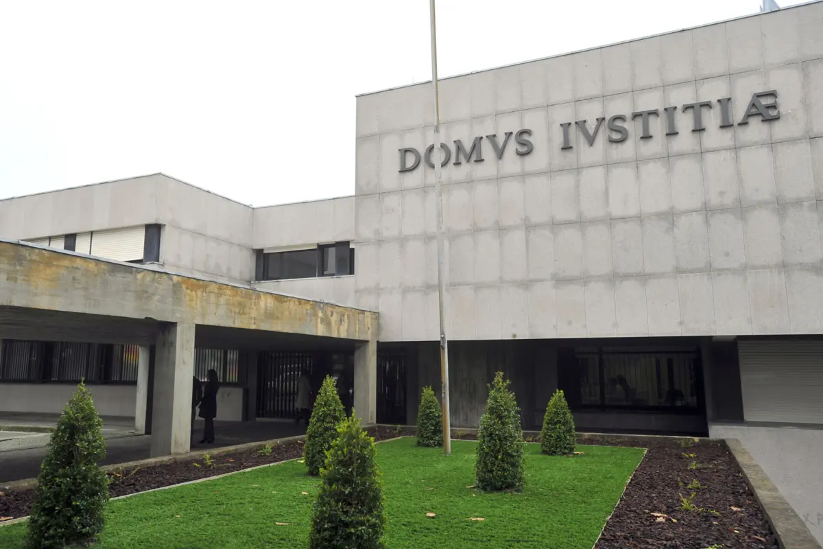 Mulher foi ouvida no Tribunal de Braga e foi afastada de casa e proibida de contactar com a mãe