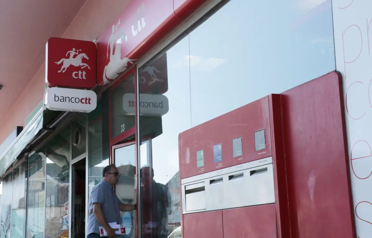 CTT irão suspender temporariamente o transporte de remessas postais sem isenção para os EUA