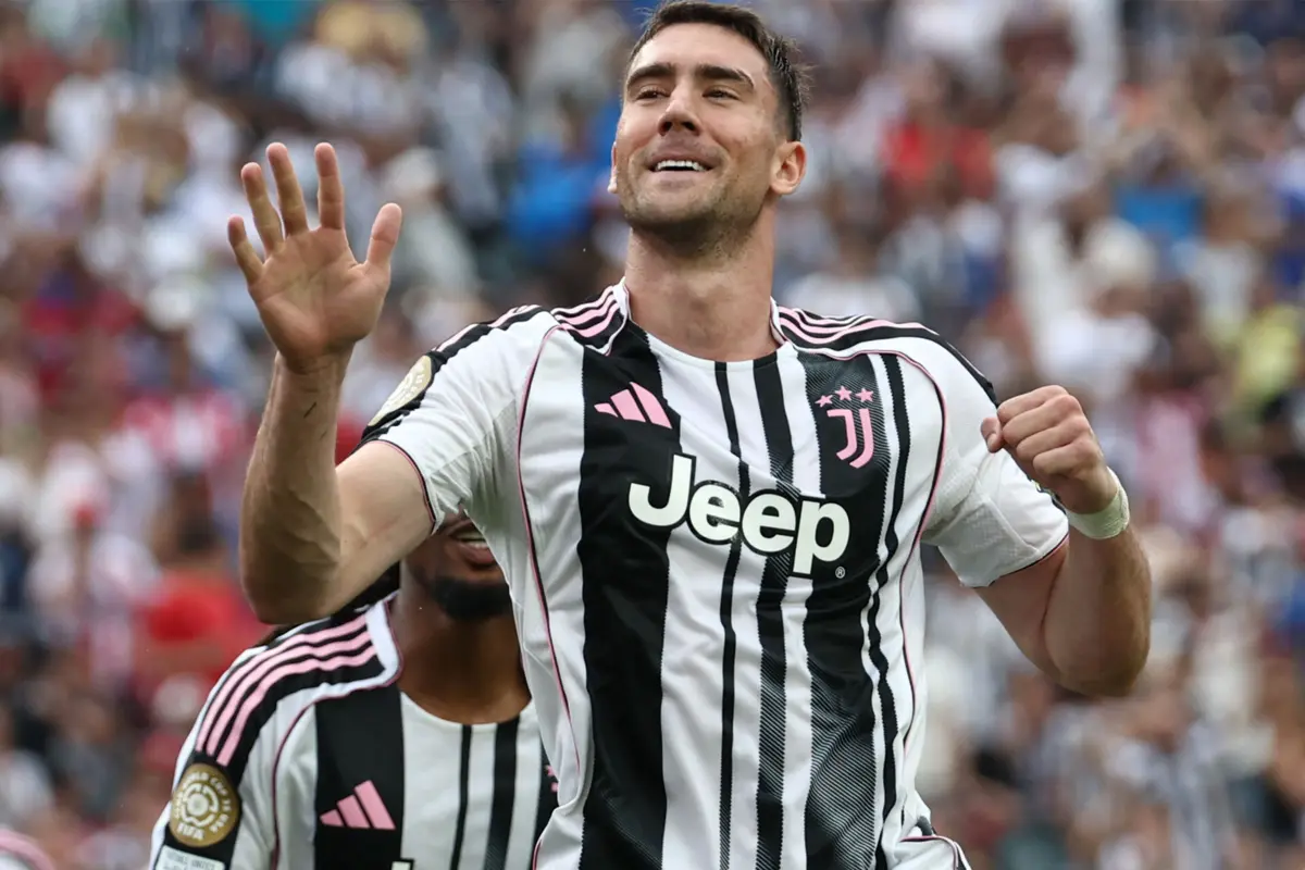 Vlahovic de penálti fechou a contagem