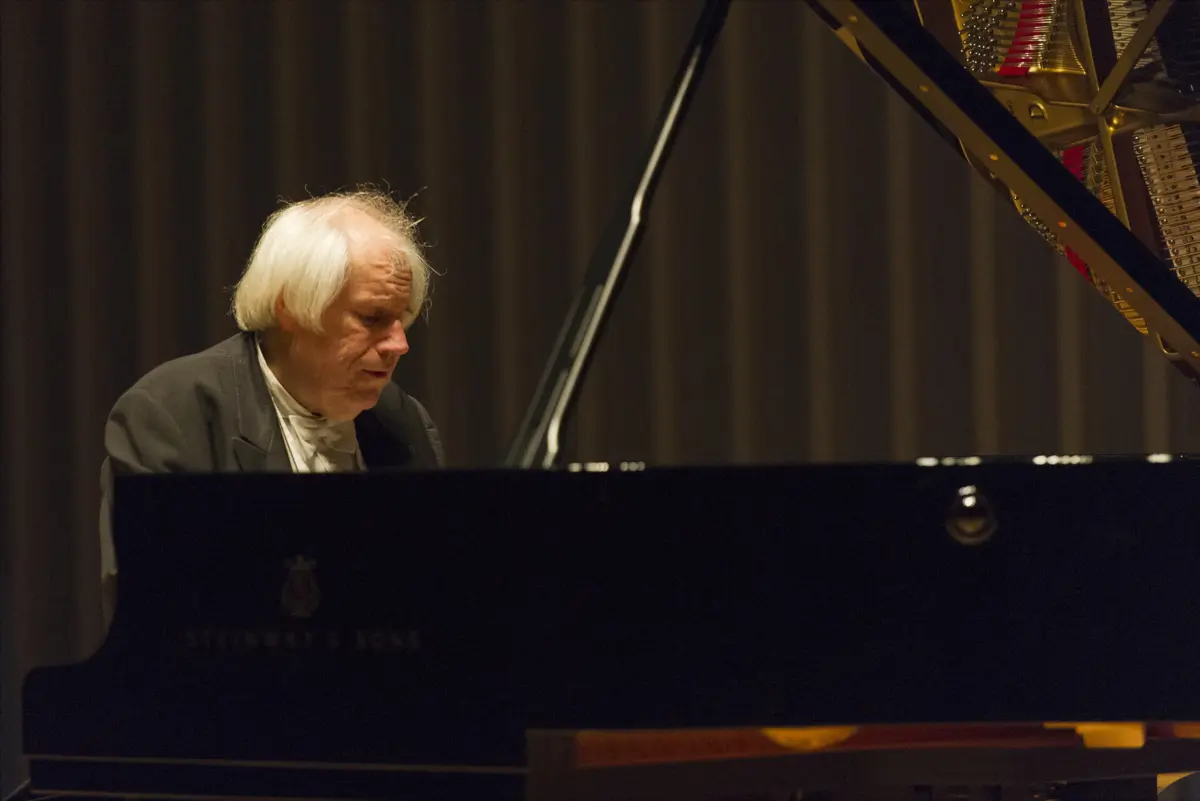 Pianista russo vai interpretar obras de William Byrd e Johannes Brahms