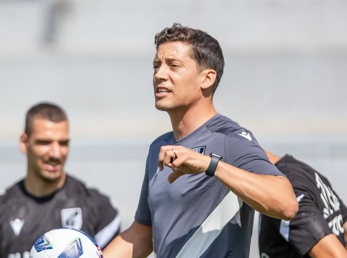 Luís Pinto quer ver uma equipa com identidade no Dragão