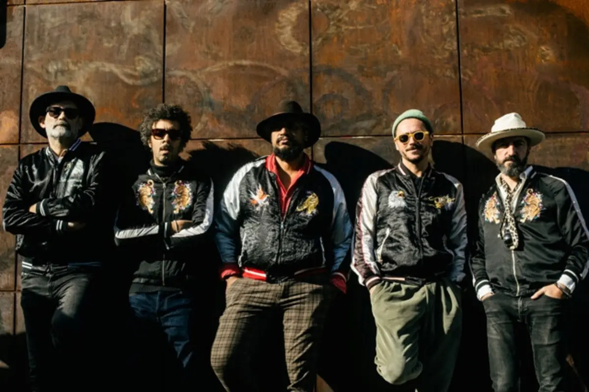 Fogo Fogo: Edu Mundo, Danilo Lopes, David Pessoa, Francisco Rebelo e João Gomes.