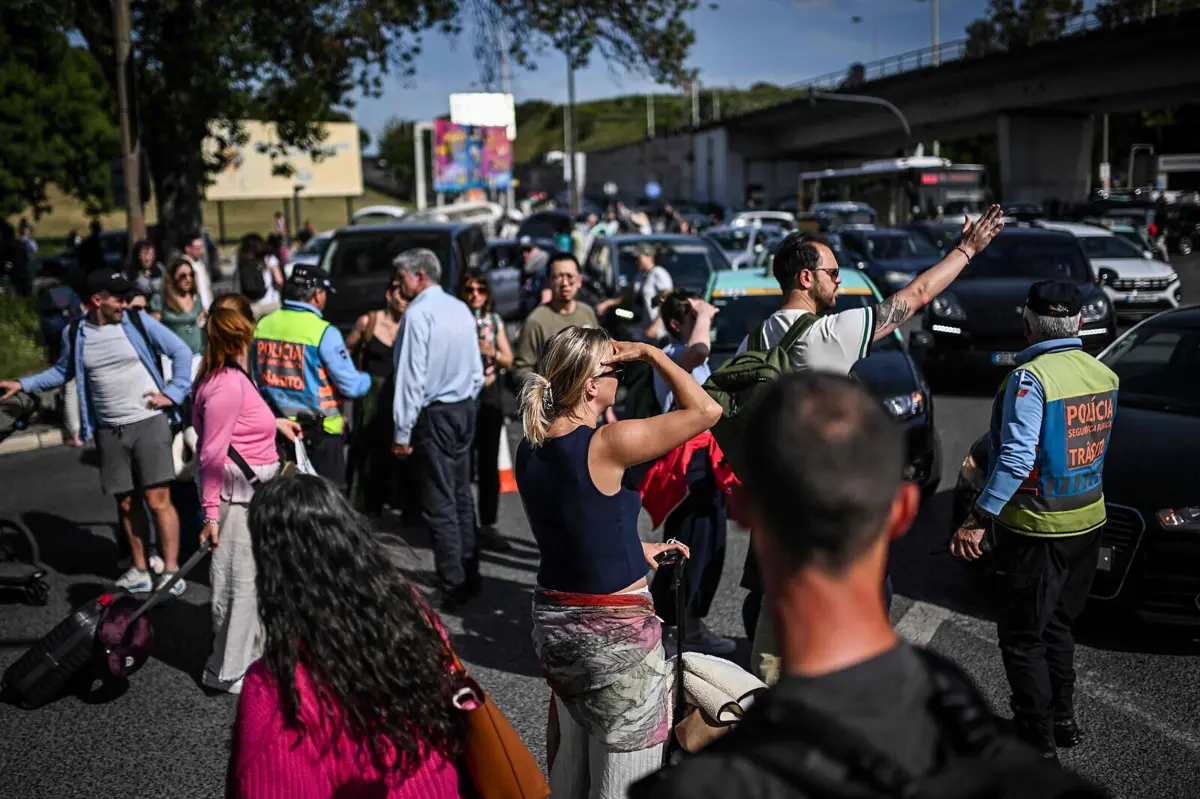 Imagem de contexto do artigo Milhares de passageiros na rua e caos no Aeroporto de Lisboa