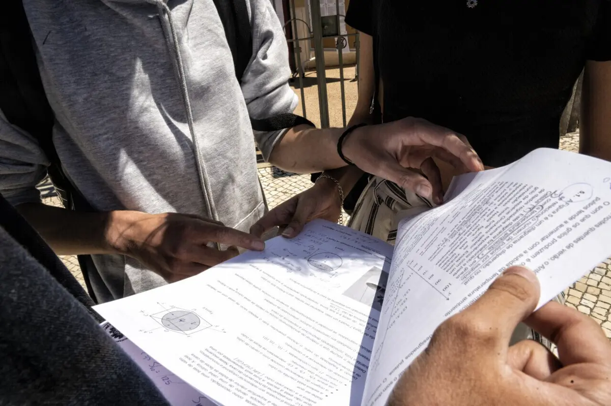 O Governo garante que as falhas abrangeram cerca de 600 provas num universo de mais de 97 mil provas, o que corresponde a cerca de 0,6% do total
