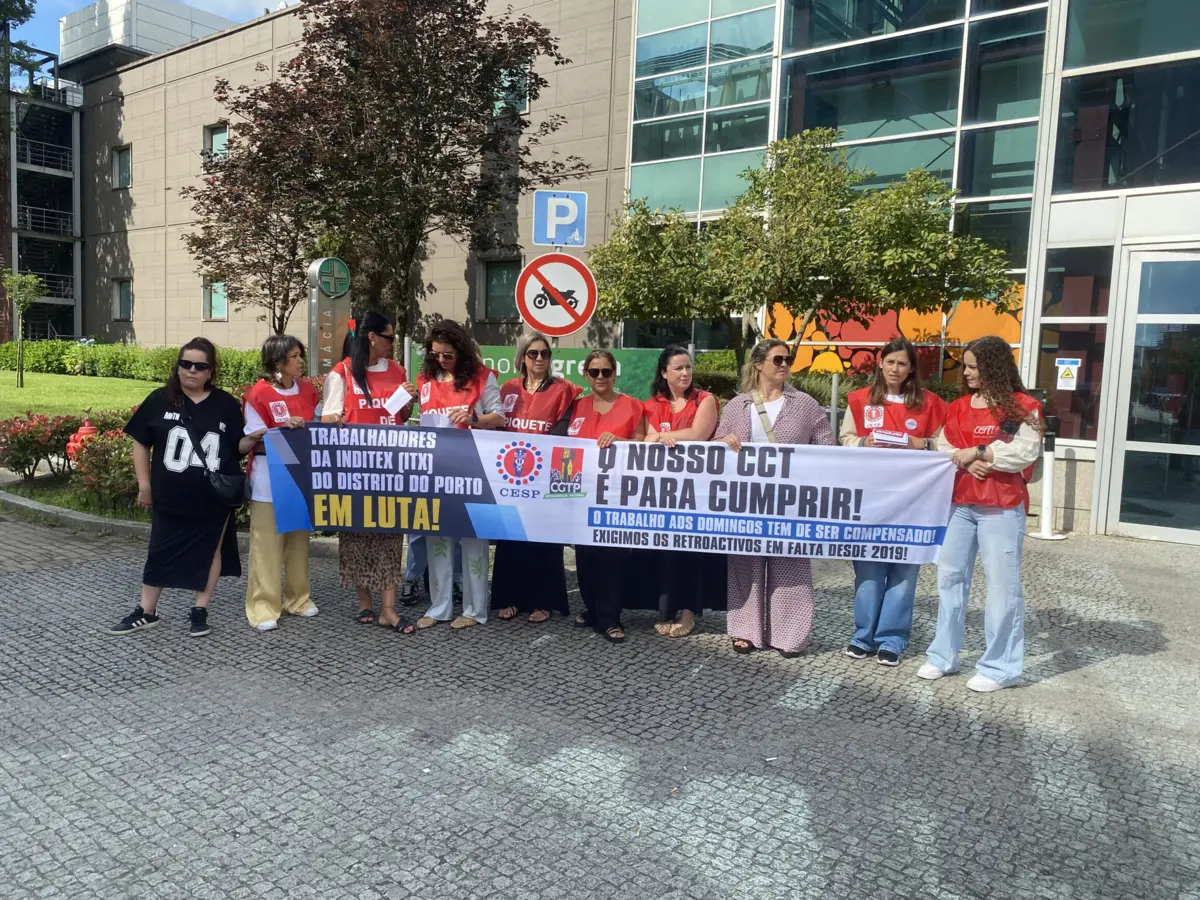 Ainda antes das dez da manhã, já eram várias as funcionárias a juntarem-se no piquete de greve, em frente ao NorteShopping