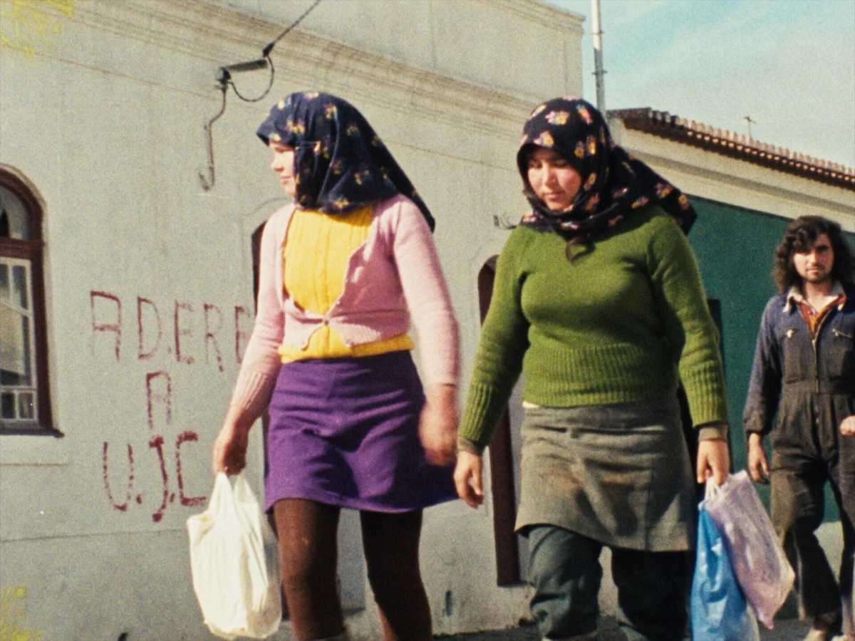 Filme da investigadora italiana revisita imagens da revolução