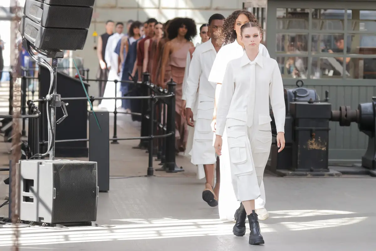 Coleção de Daneh Buahmad repete um estilo de vida moderno e cosmopolita