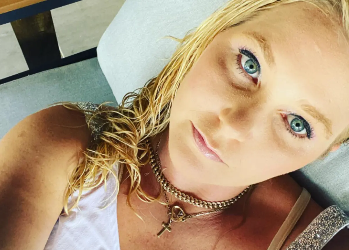 Virginia Giuffre é mais conhecida pelas suas alegações de que Epstein e Ghislaine Maxwell a traficaram para o príncipe André quando tinha 17 anos