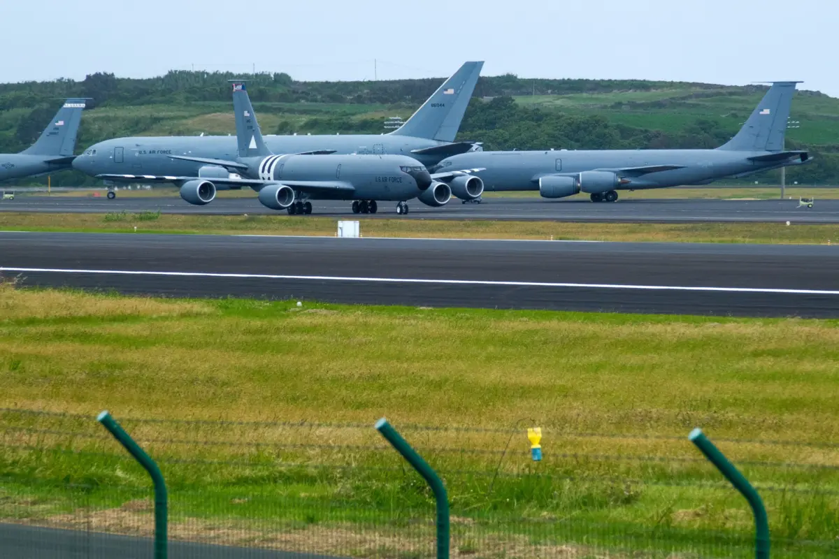 Aviões reabastecedores dos EUA na Base das Lajes